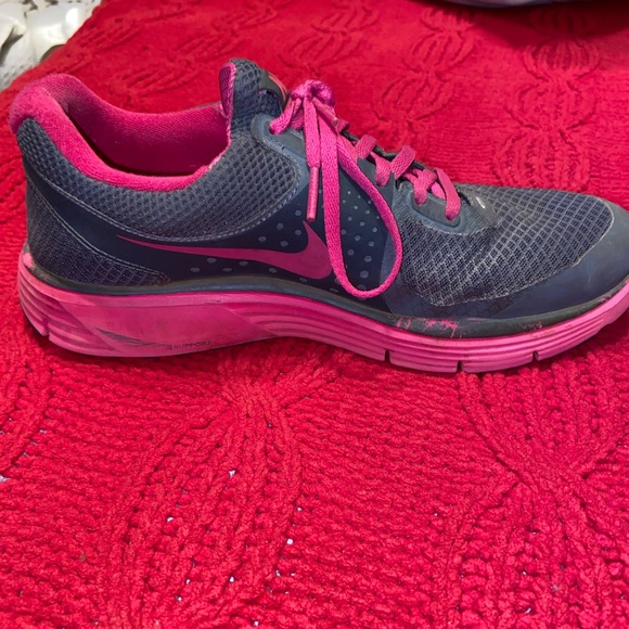 Nike Shoes Nike Tennis Shoes Grey And Pink Poshmark